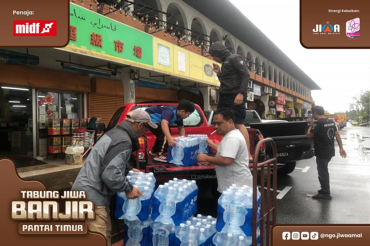 MIDF Donates to Flood-Stricken Kelantan & Terengganu.