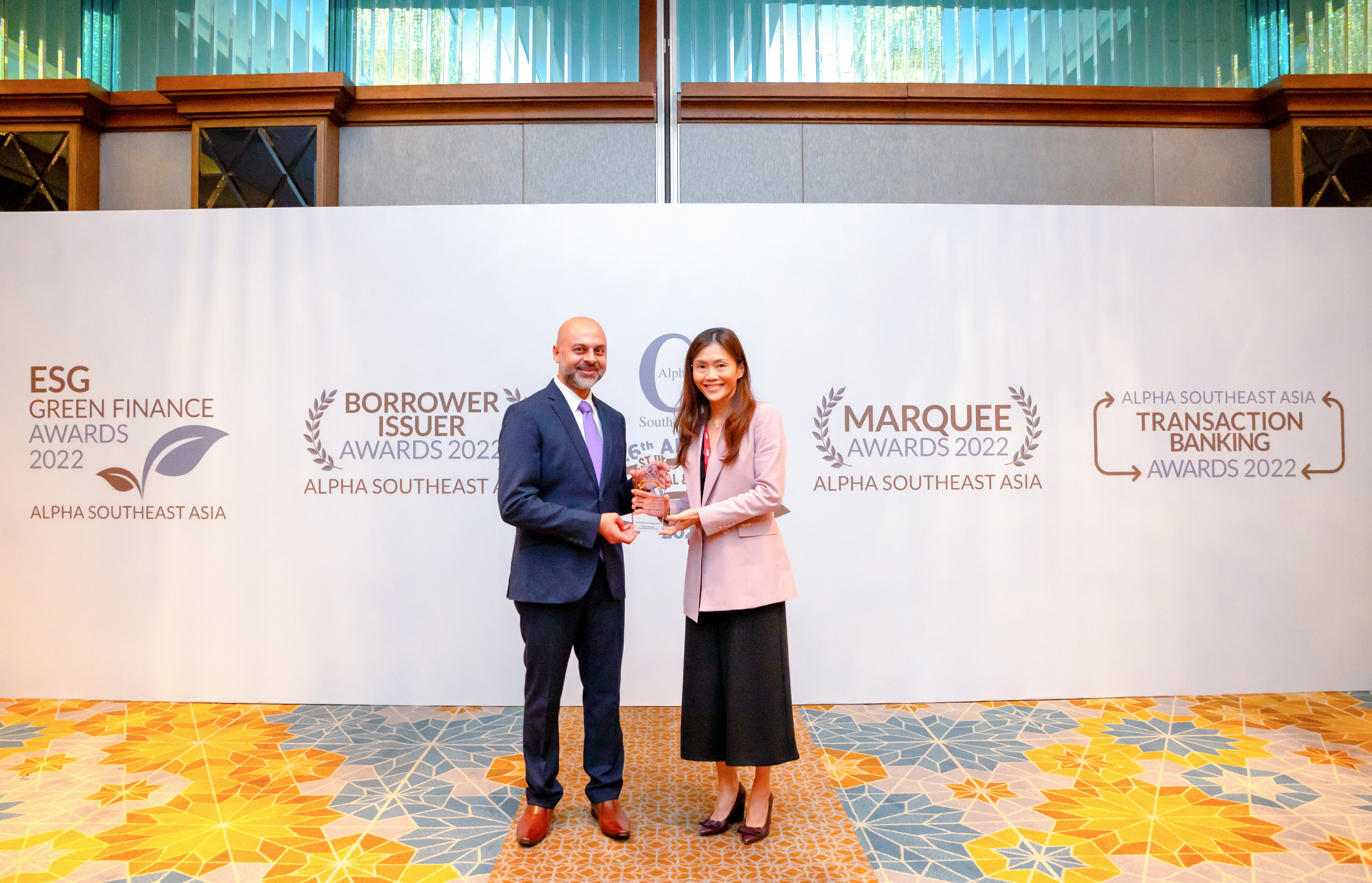 YBhg. Puan Nur Julie Gwee Ariff received the award on behalf of MAIB.
