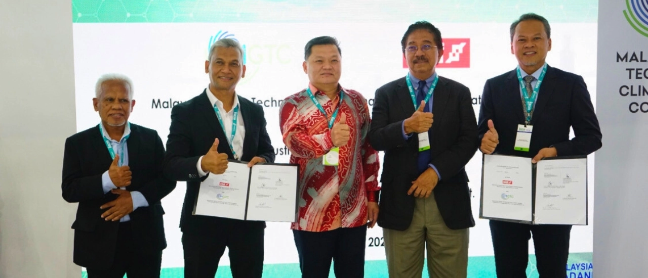 From L-R: Tn. Hj. Rahimi L. Muhamud, Chairman of MGTC, YB Dato' Sri Huang Tiong Sii, Deputy Minister of Natural Resources, Environment and Climate Change, and Encik Azizi Hj. Mustafa, CEO of MIDF Berhad.